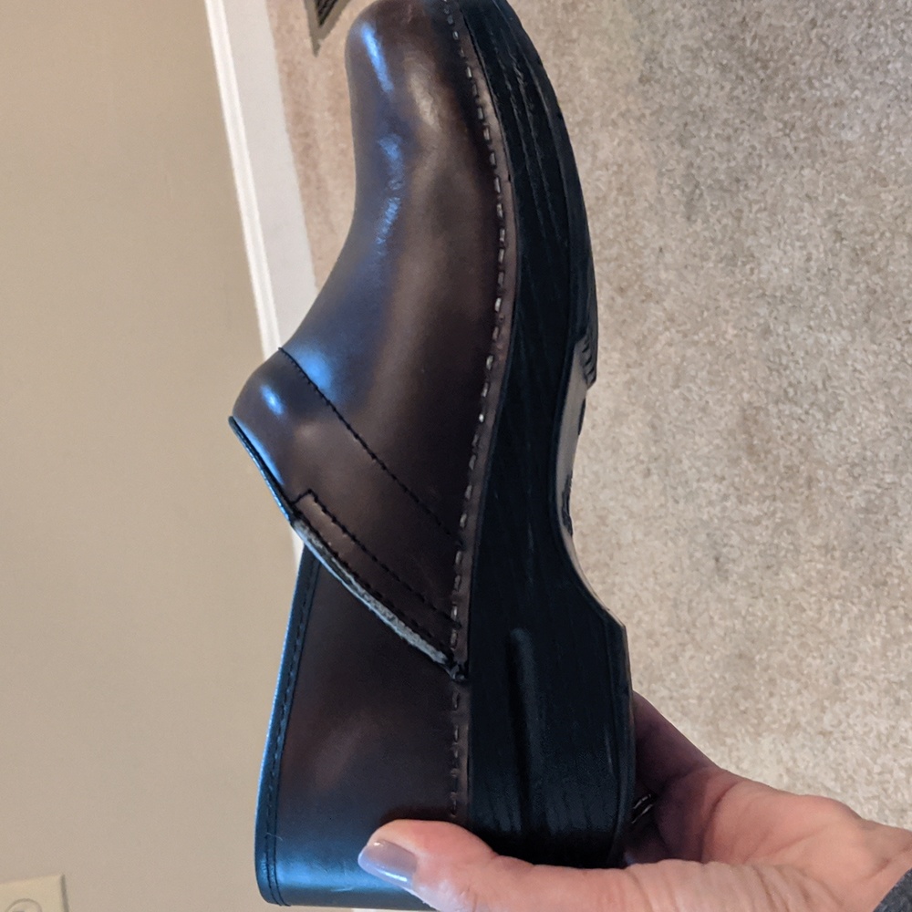 Women's brown Dansko clogs (39)